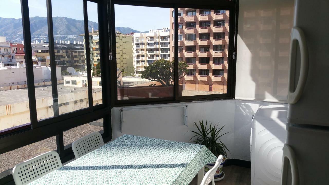 Апартаменты Apartamento Junto Al Puerto De Фуэнхирола Экстерьер фото