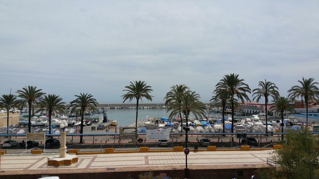 Апартаменты Apartamento Junto Al Puerto De Фуэнхирола Экстерьер фото